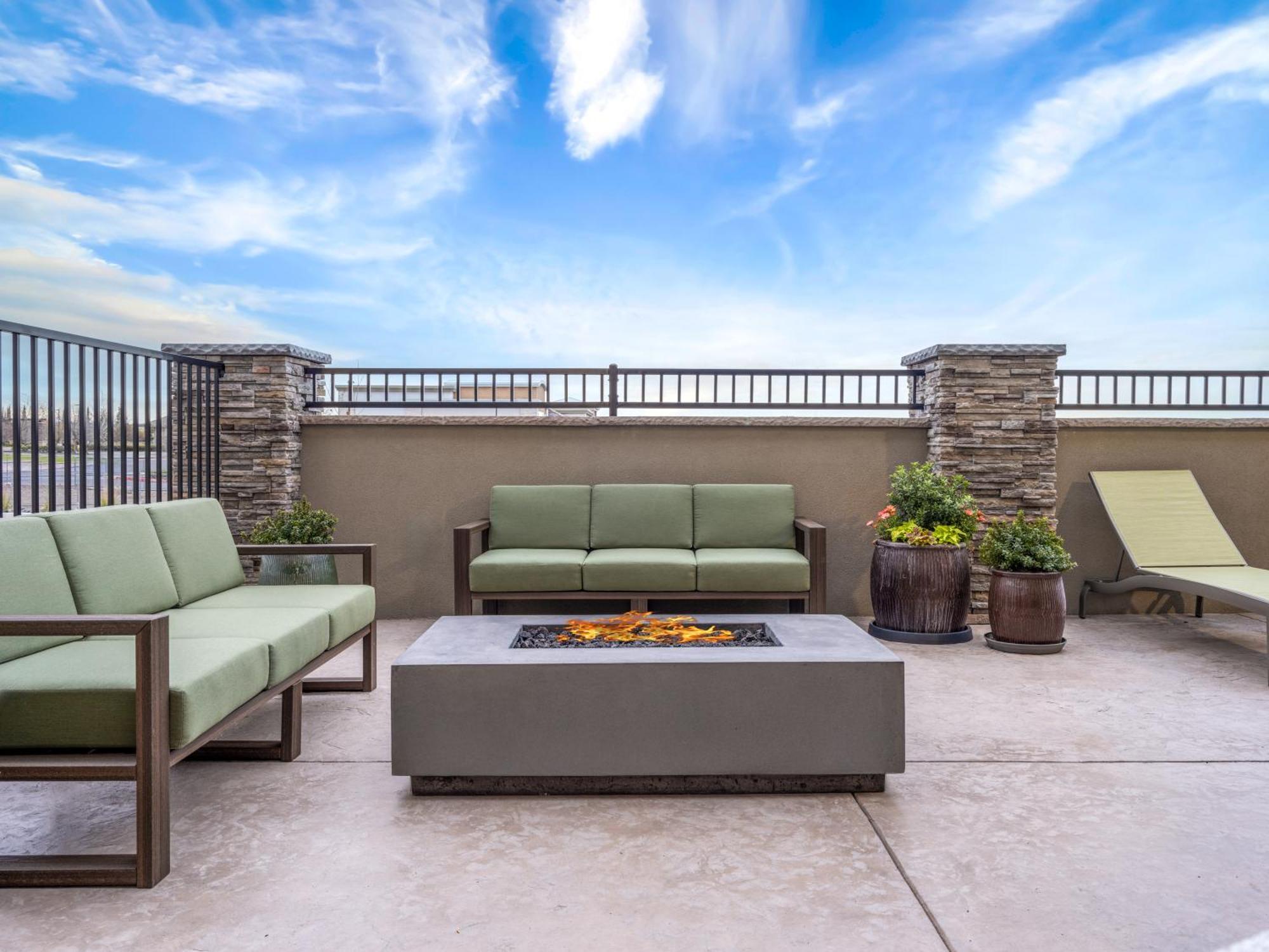 La Quinta Inn And Suites By Wyndham Lincoln Luaran gambar